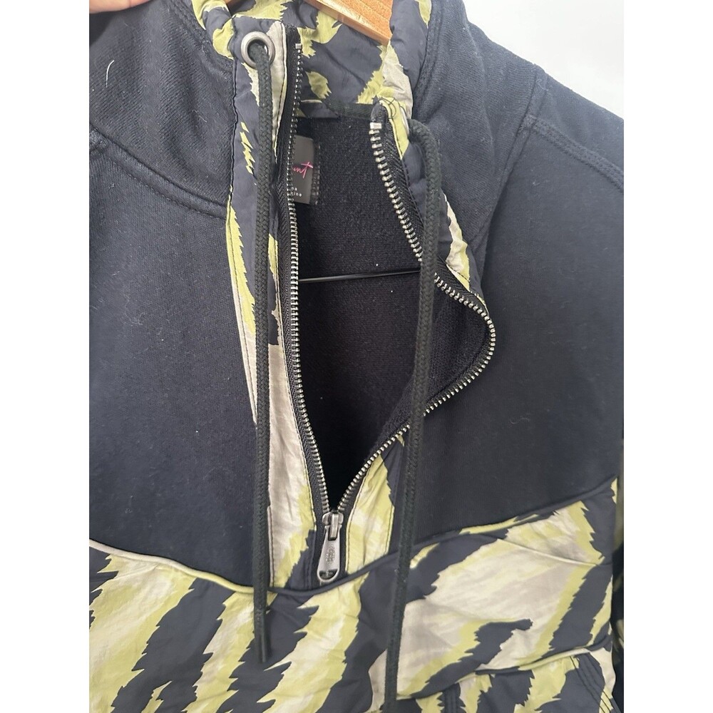 Free People Movement Half Zip Hooded Animal Print Hoodie Pockets Black Green M - Picture 7 of 7